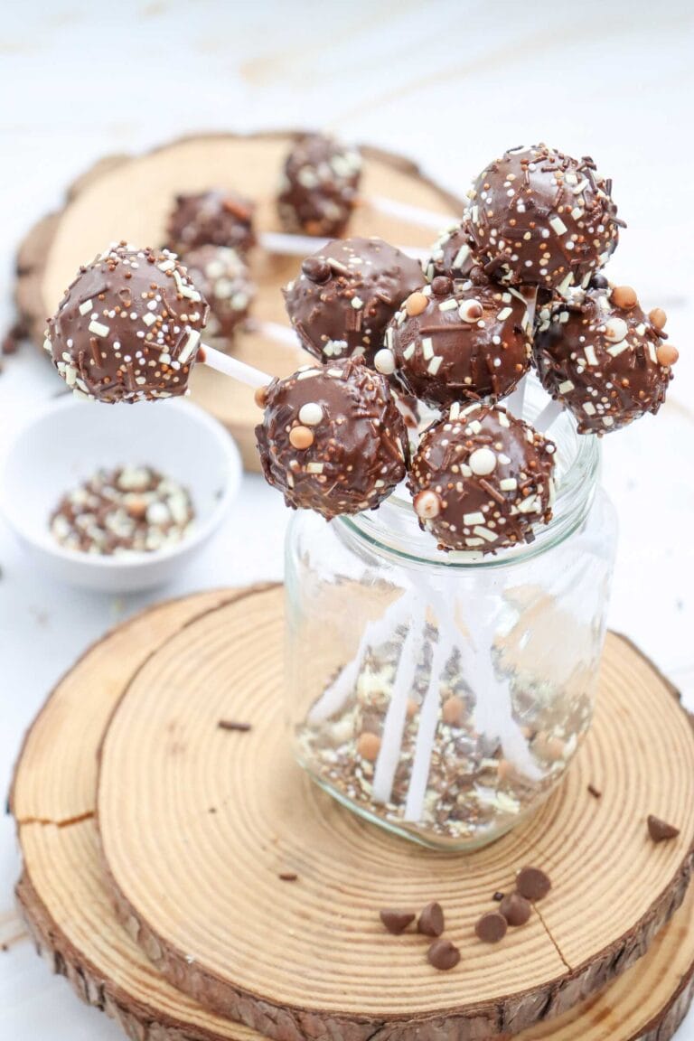 Chocolate and Sprinkles Cake Pops Recipe - Easy, Fun and Perfect for ...